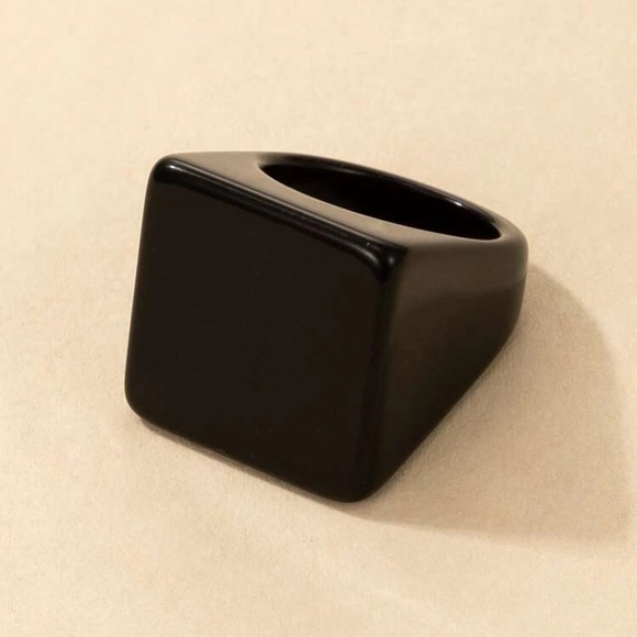 Black Resin Ring - Picture 3 of 7